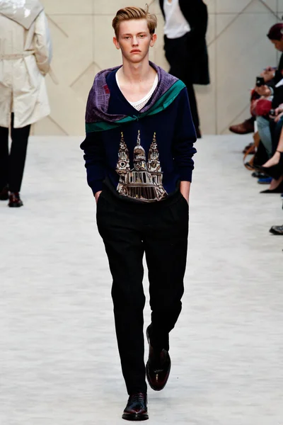 Look 7